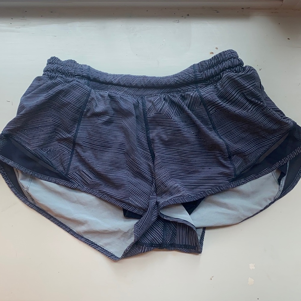 Lululemon Hotty Hot shorts 2.5
